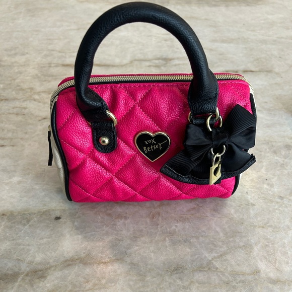 Betsey Johnson Handbags - Brand New Without Tags Pink and Black Betsey Johnson Purse!
